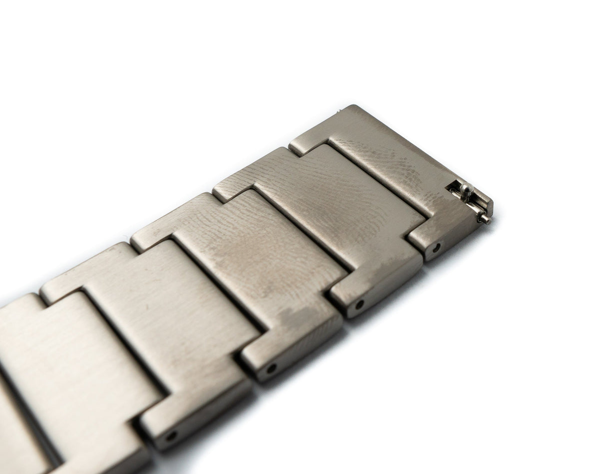 SYSTEM-S 22 mm titanium strap with folding clasp for Smartwatch in grey