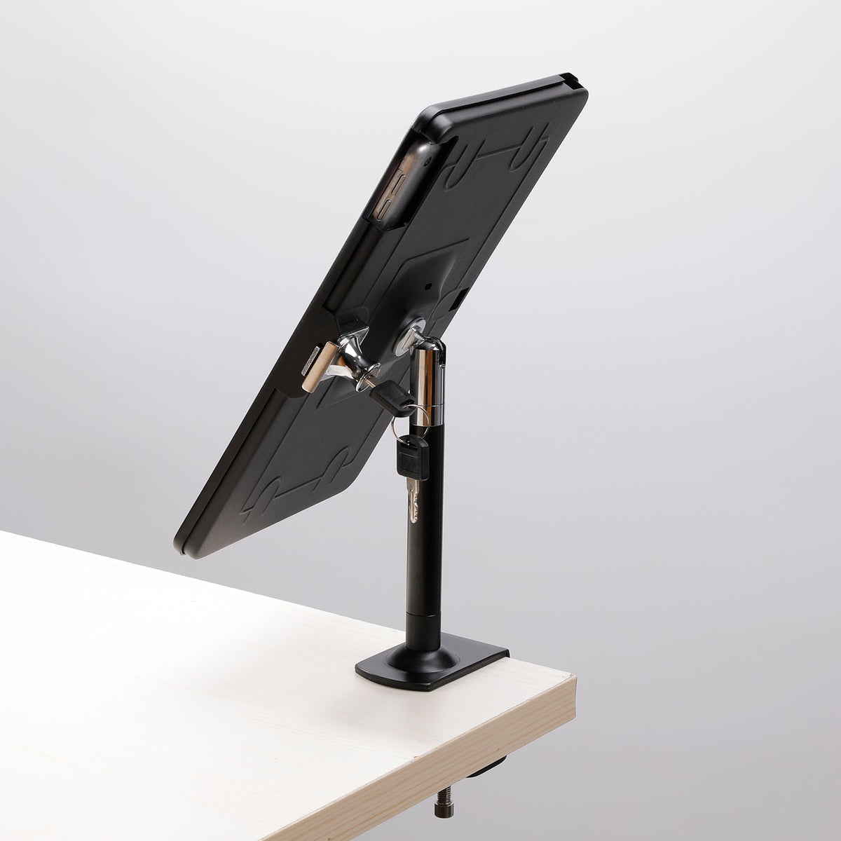 SYSTEM-S Stangen Halterung mit Schloss Befestigung aus Metall Schwarz für iPad Pro 10,5" - DREIKS