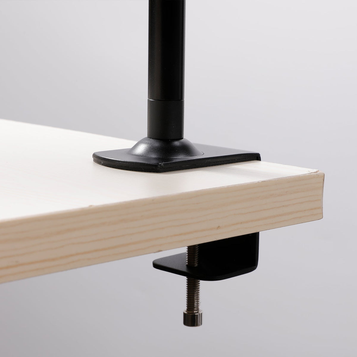 SYSTEM-S Stangen Halterung mit Schloss Befestigung aus Metall Schwarz für iPad Pro 10,5" - DREIKS