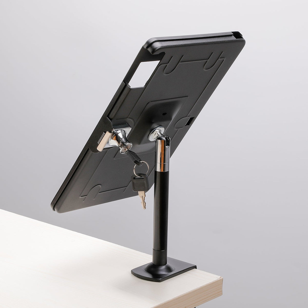 SYSTEM-S Stangen Halterung mit Schloss Befestigung aus Metall Schwarz für iPad Pro 10,5" - DREIKS